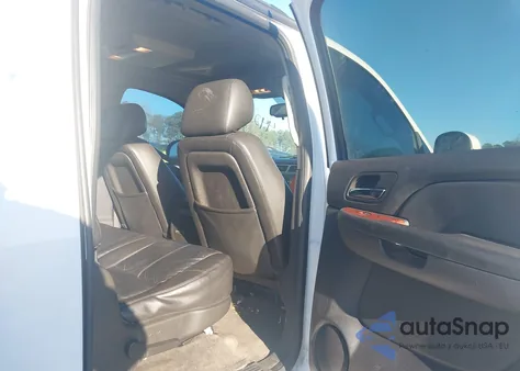 2013 Chevrolet Suburban 1500 Lt z USA, uszkodzony, nr VIN 1GNSCJE02DR239766